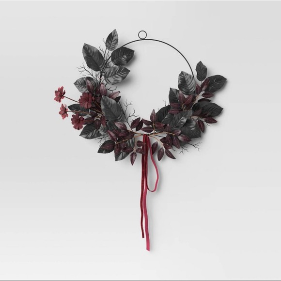 Threshold Other - NWT Threshold Halloween Black Wreath Leaf & Floral